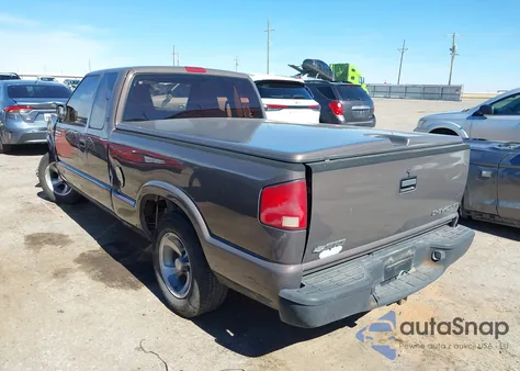 1998 Chevrolet S-10 Ls Fleetside z USA, uszkodzony, nr VIN 1GCCS1943W8238745